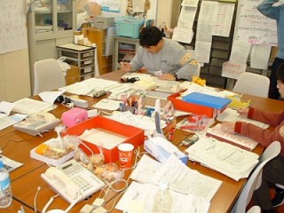 �{�����e�B�A�Z���^�[